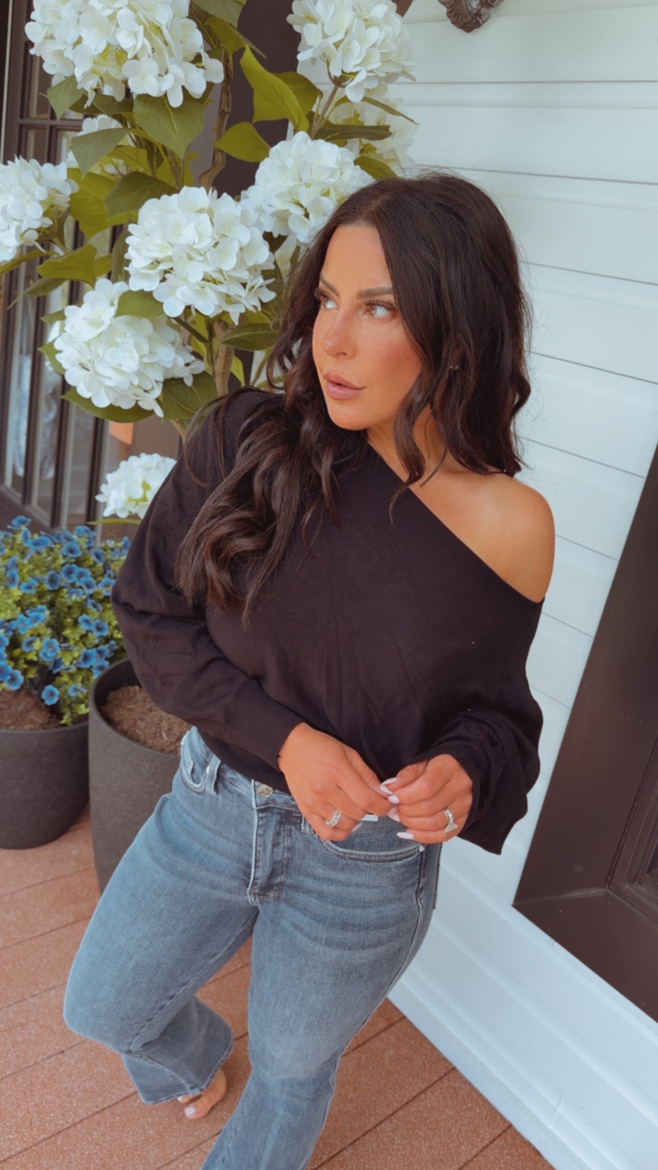 Ultra Soft Lightweight Black Cashmere Cropped Crewneck