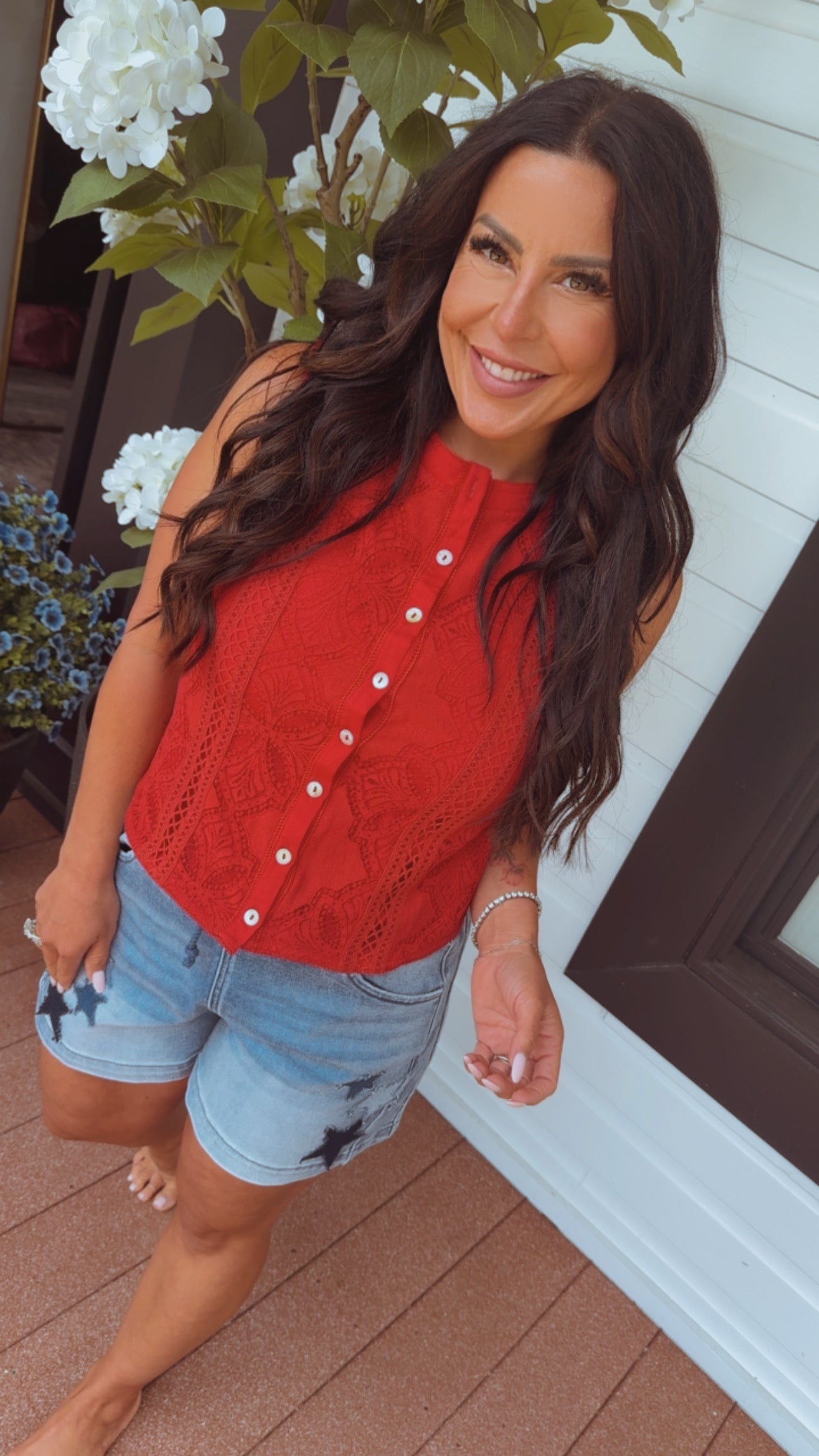 Chic Red Lace Button Up Sleeveless Top