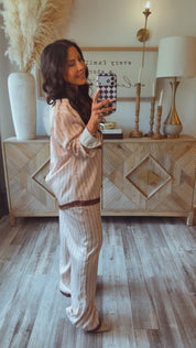 “City Girl” Luxe Elegant Brown and White Horsebuckle 2 Piece Set