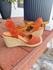 Terra Cotta and Seagrass Wedges