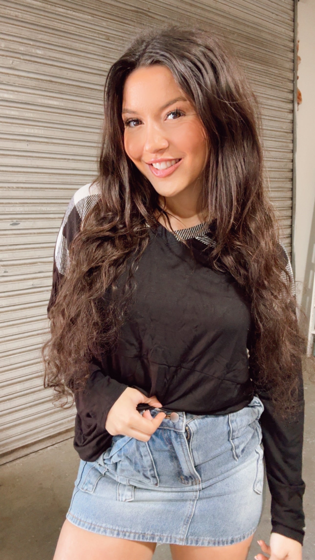 Black and White Plaid Vneck Long Sleeve Top *Final Sale*