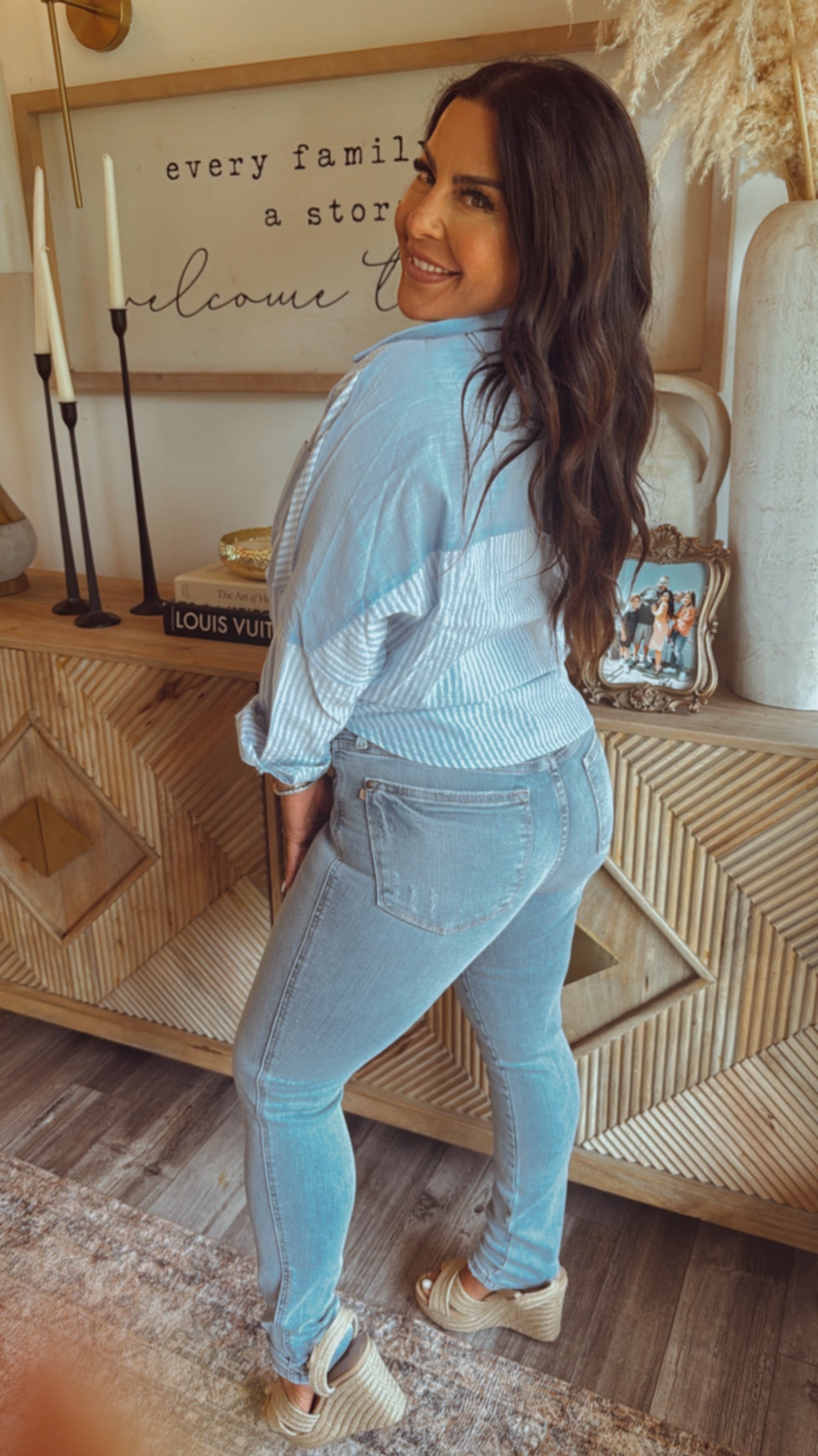 Judy Blue Light Wash Mid RIse Tummy Control Jeans