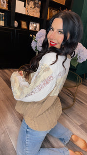 Chic POL MOcha and Cream Cable Knit Floral V-neck Sweater