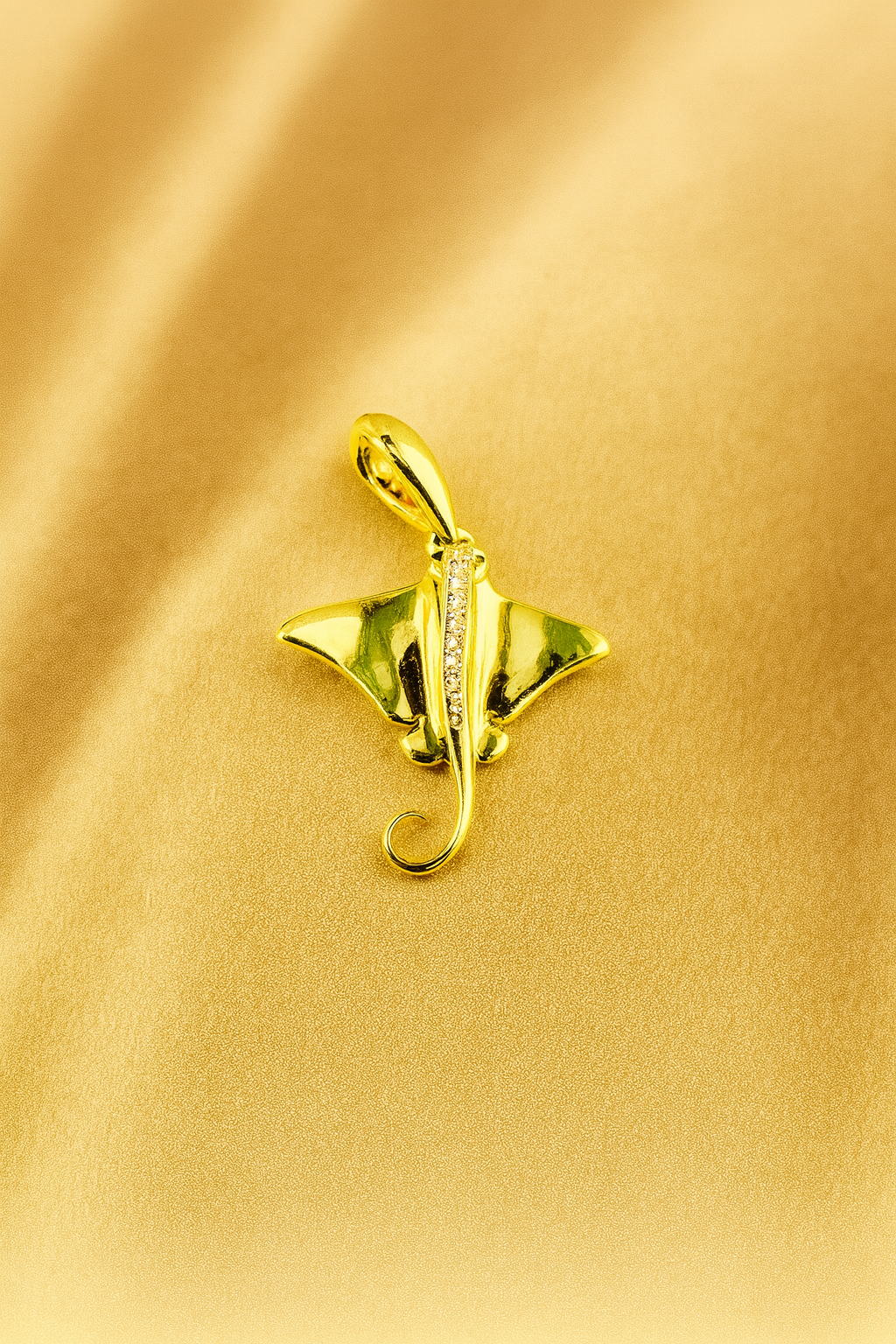 Bella Neane Exclusive Gold Sting Ray Charm