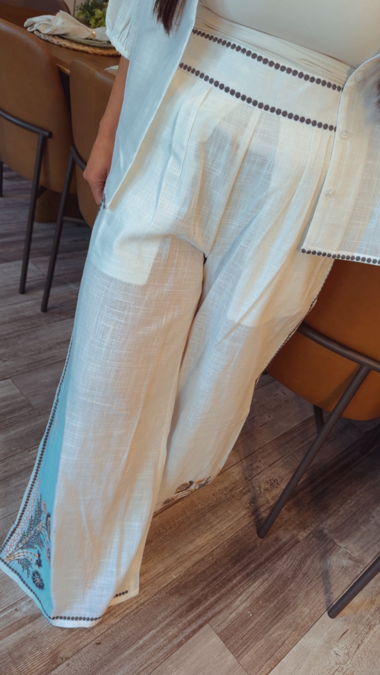 Chic Pol Floral Embroidered Pants