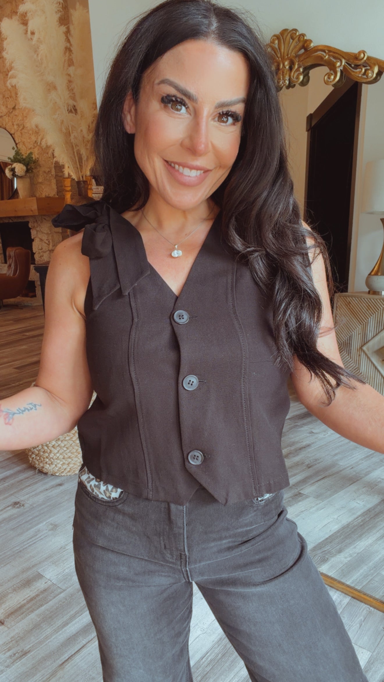 Chic Black Vest With Tie Shoulders