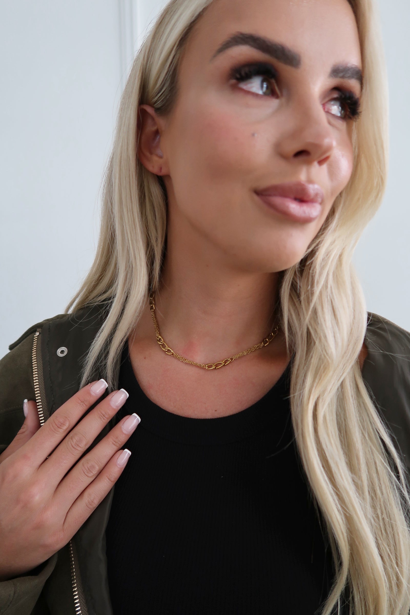GOLD GRACE NECKLACE ￼