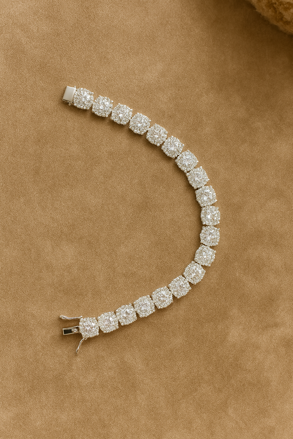 Bella Neane White Gold Halo Stone Stunning  Bracelet