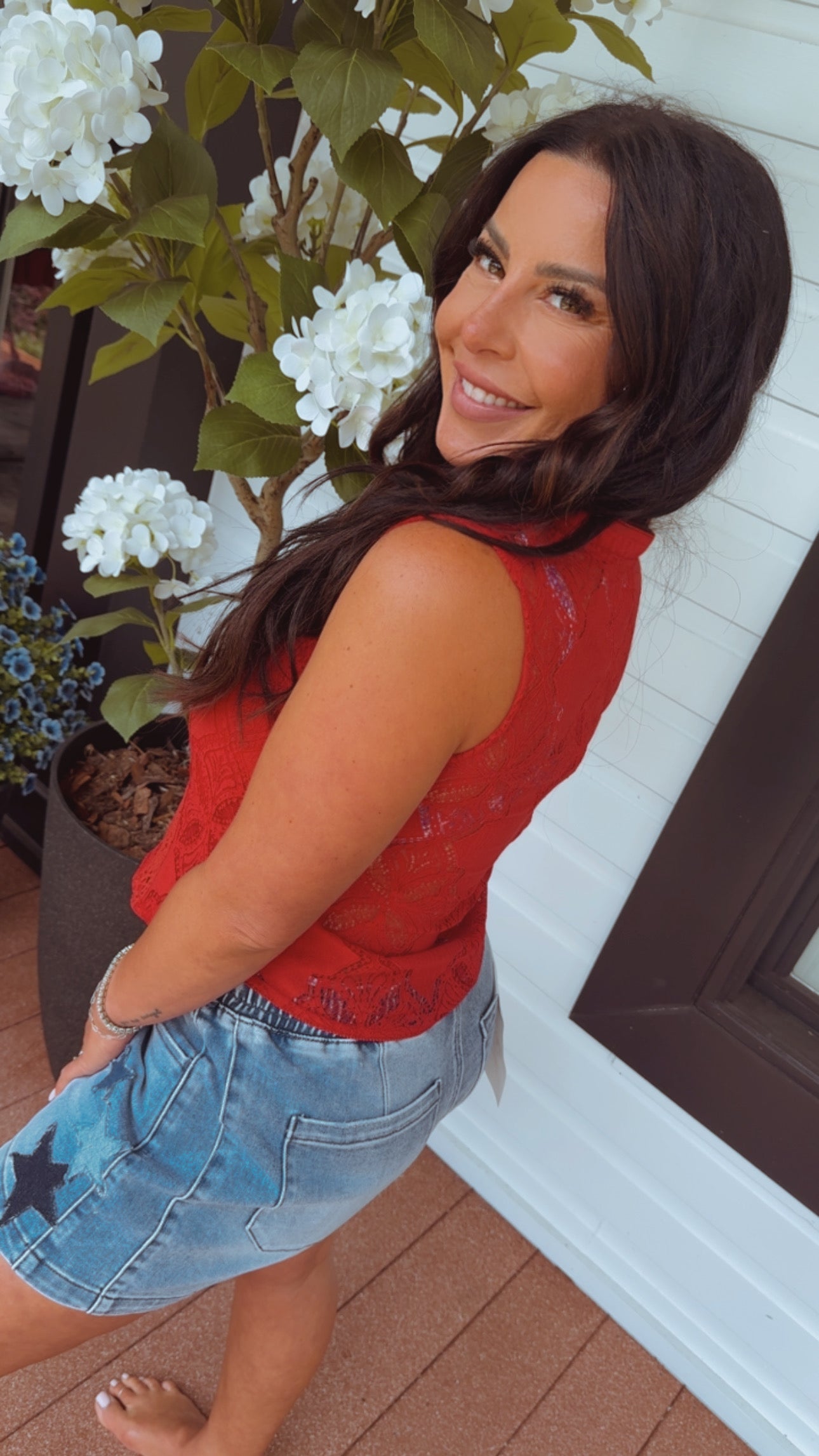 Chic Red Lace Button Up Sleeveless Top