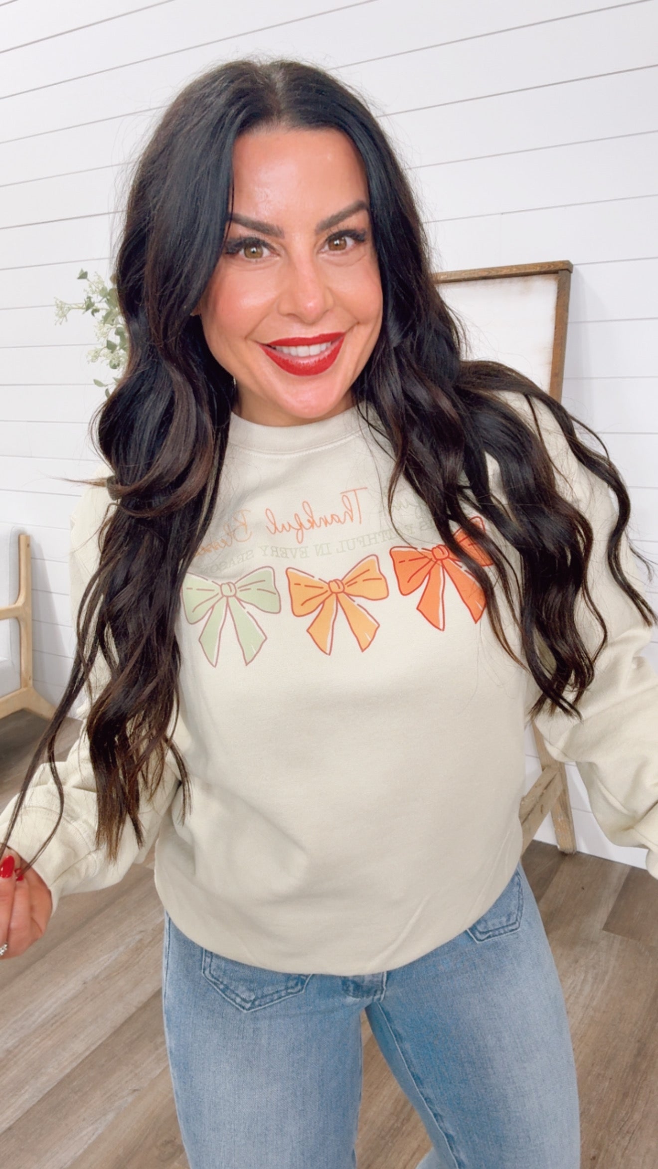Soft Grateful Thankful Blessed Bow Graphic Crewneck