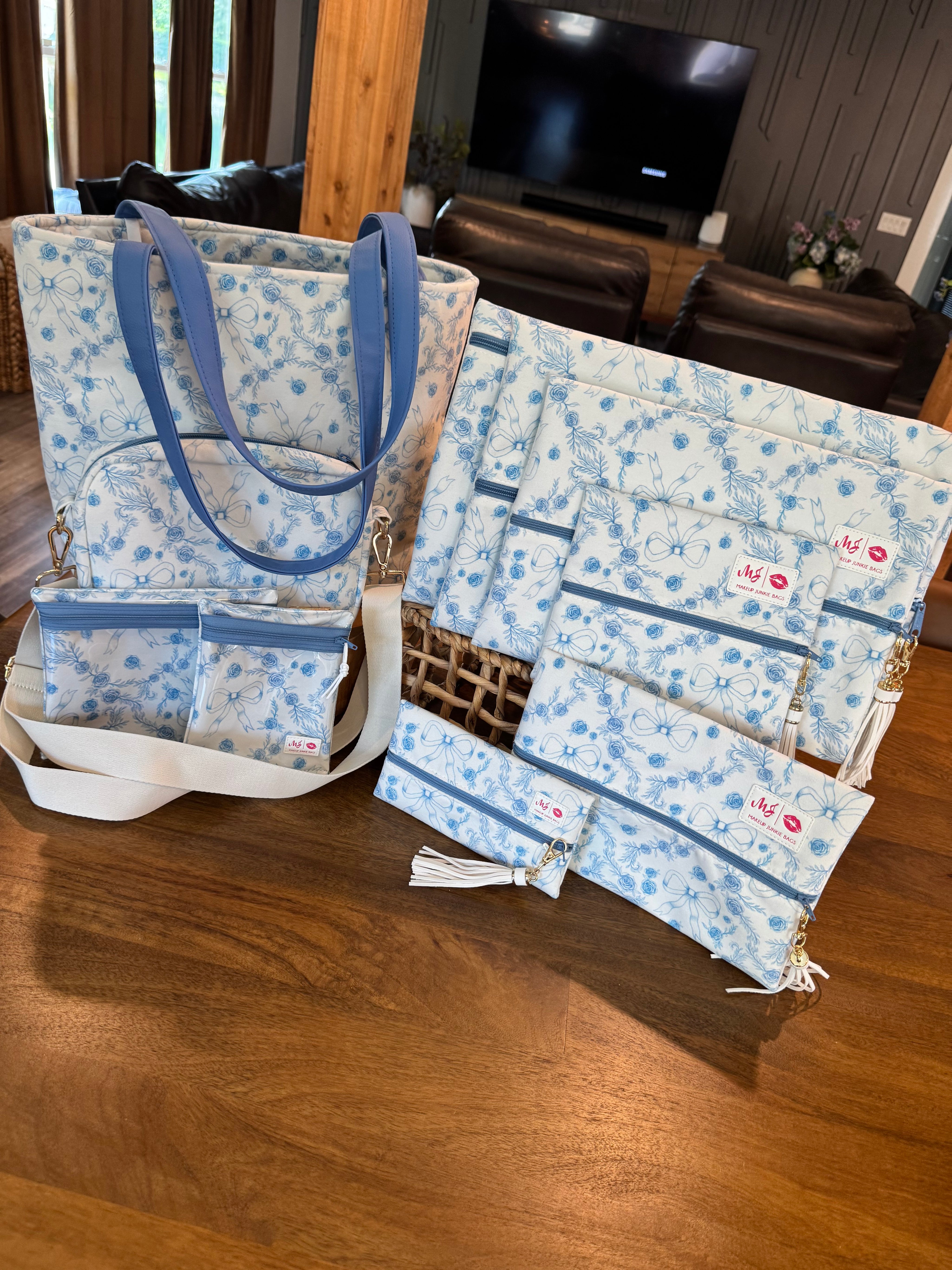 Jeaneane's Custom Make Up Junkie Bag Bows and Roses