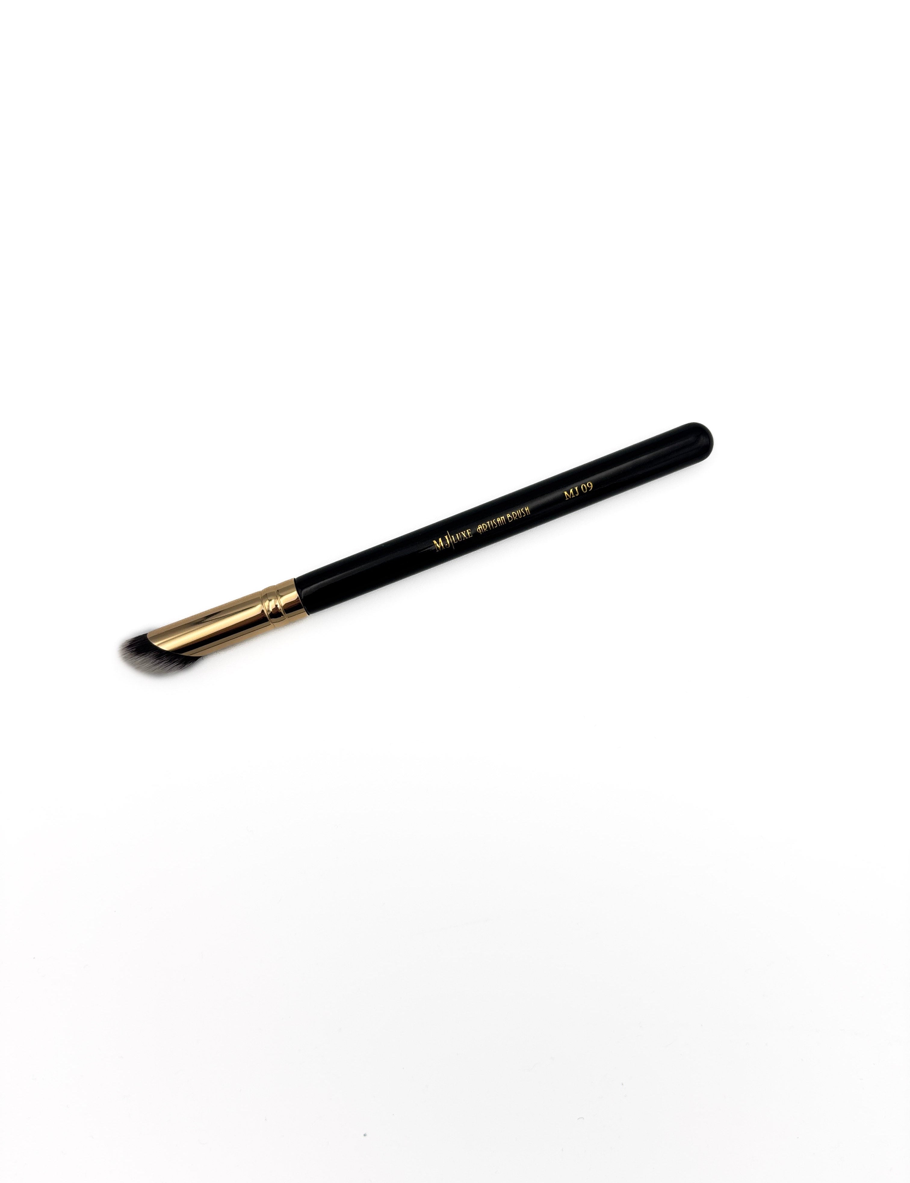 9MJBRUSH_5dba7c38-eecd-4786-a52f-1db71df70fb2.jpg