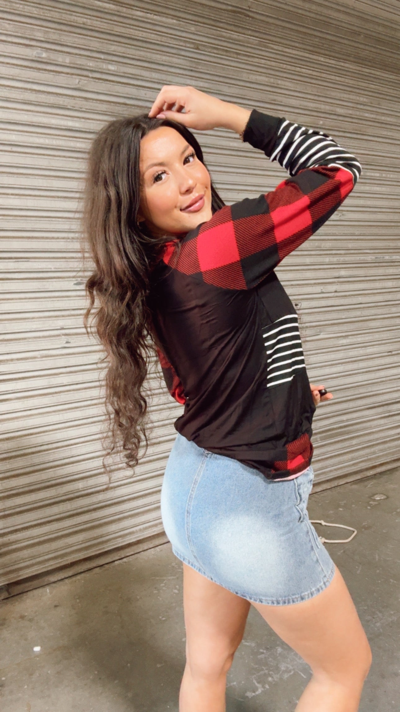 RED AND BLACK PLAID STRIPED LONG SLEEVE TOP