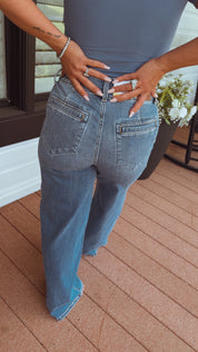 Judy Blue High Rise Medium Wash Colum Trouser Jeans