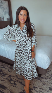 Chic Navy and White Patterned Dress