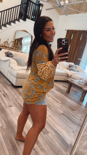 Chic Yellow Star And stripe Lightweight Top