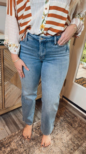 Judy Blue Medium Rise Tummy Control Vintage Wash Straight Leg Jeans