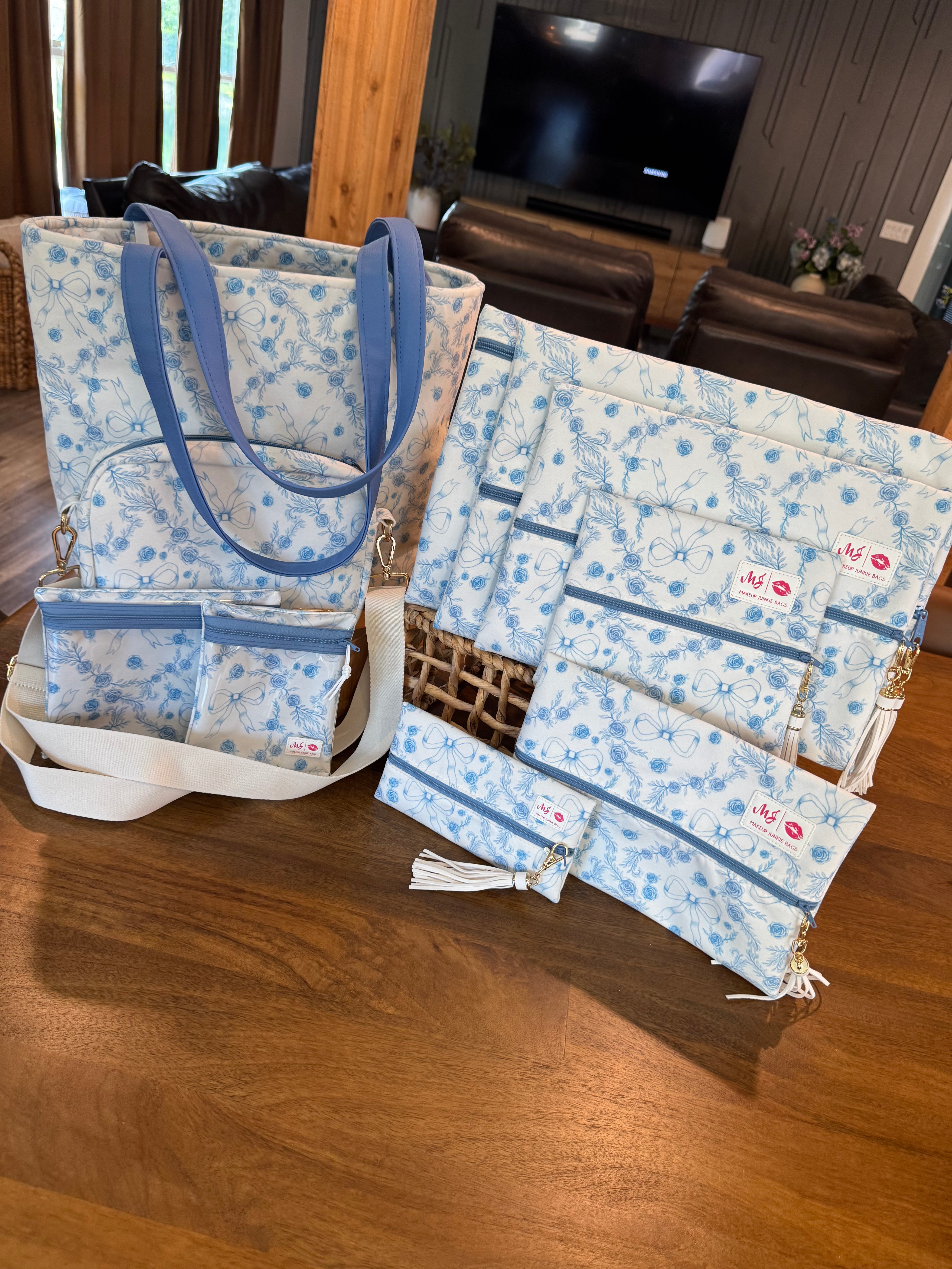 Jeaneane's Custom Make Up Junkie Bag Bows and Roses