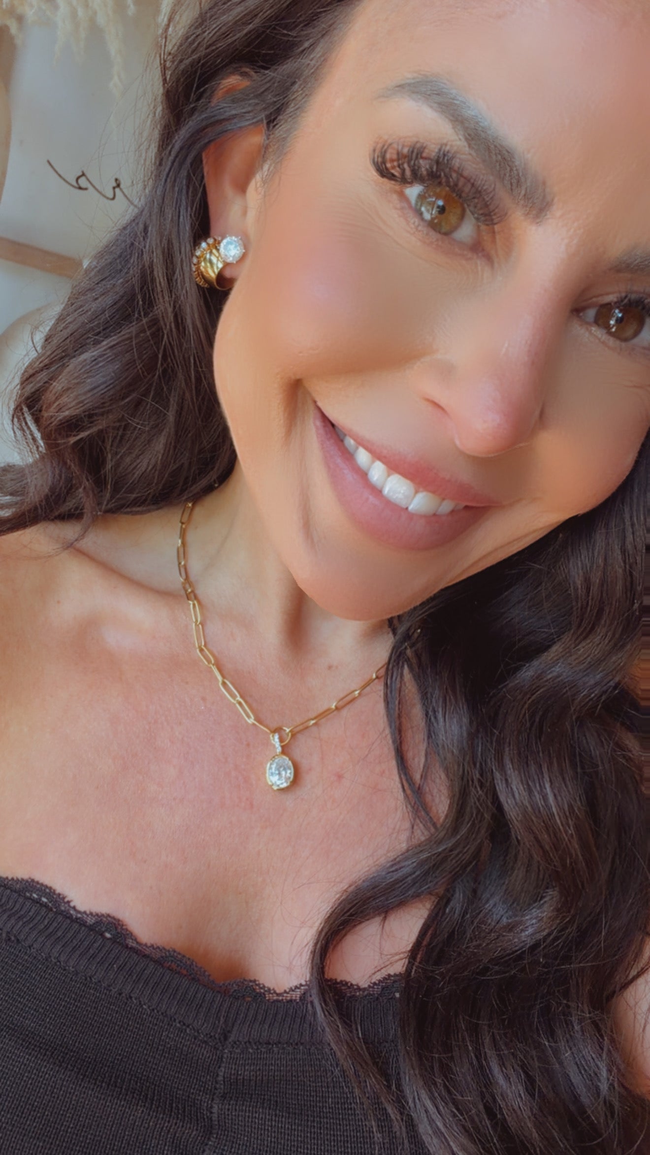 Chan Sutt Gold And Crystal Pendnat Chain Necklace
