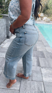 Judy Blue Medium Wash Mid Rise Wide Leg Crop Jeans