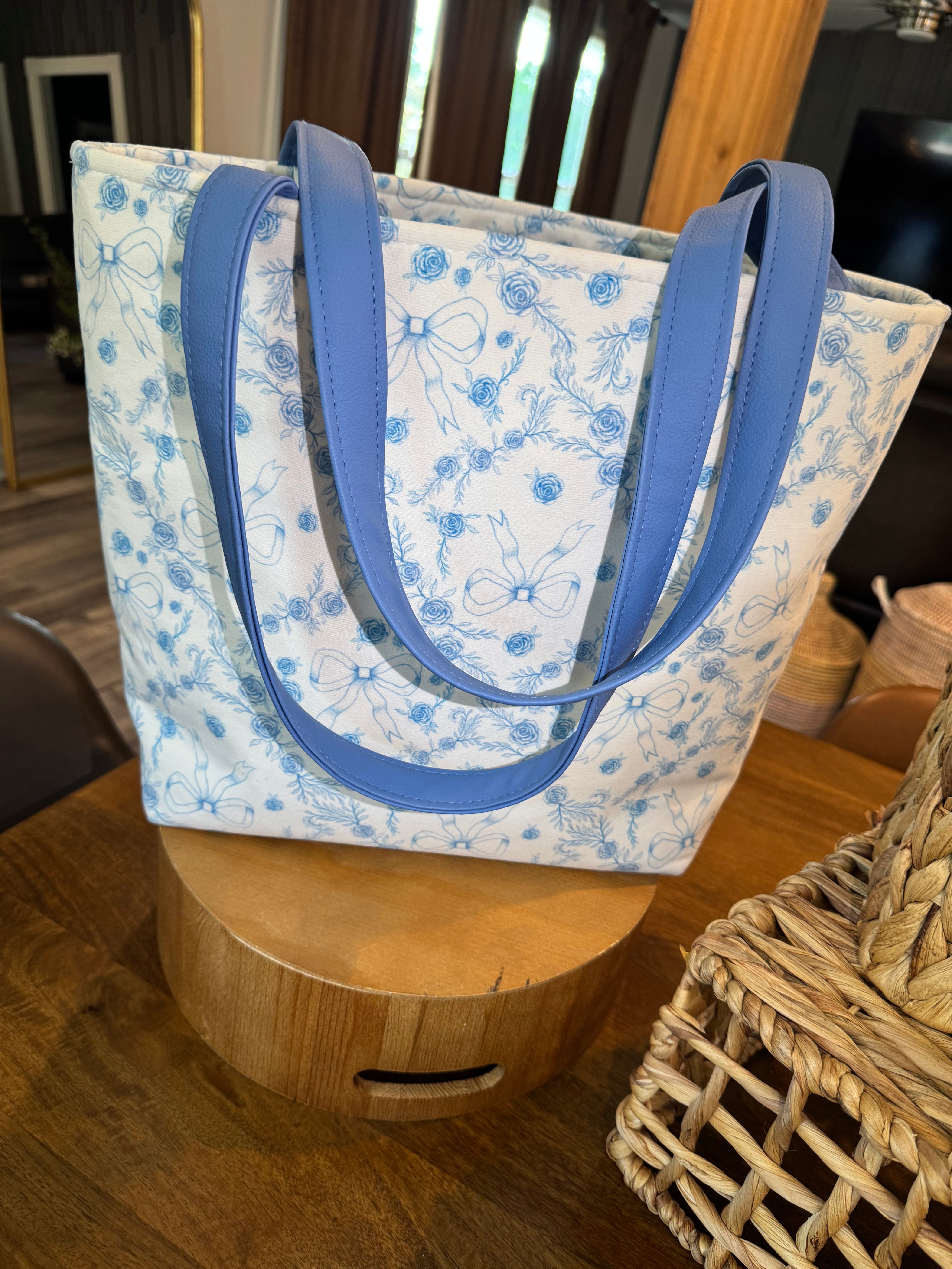 Jeaneane's Custom Make Up Junkie Bag Bows and Roses