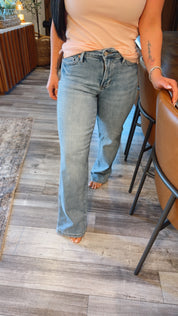 Judy Blue Medium Rise Tummy Control Vintage Wash Straight Leg Jeans