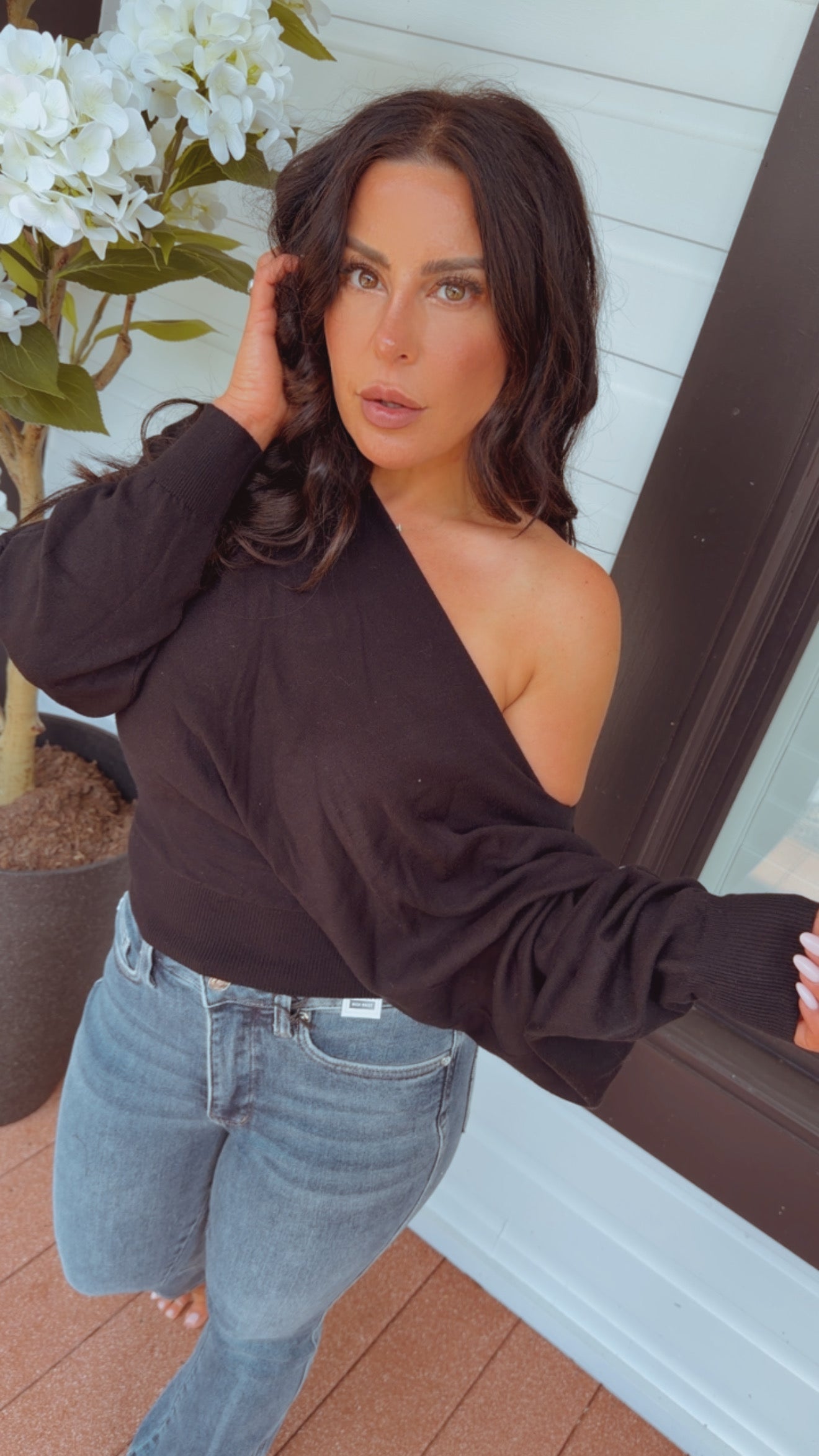 Ultra Soft Lightweight Black Cashmere Cropped Crewneck