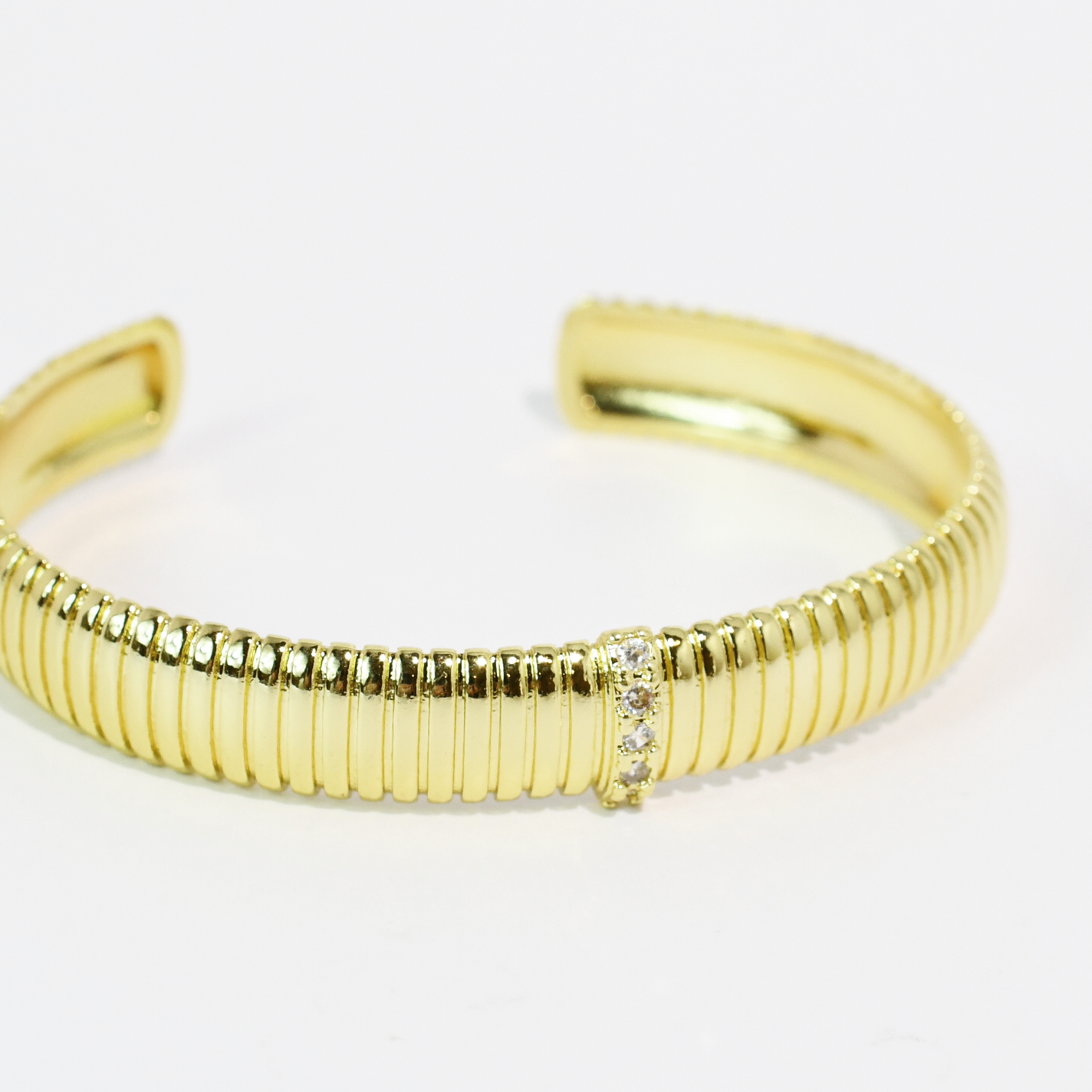 GoldenRibbedCuff.1.png