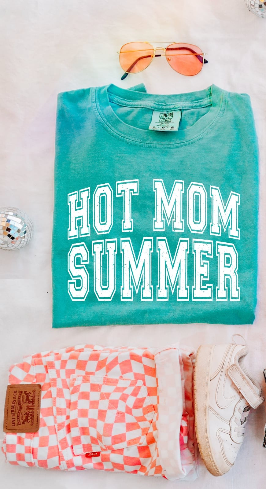 Hot Mom Summer Graphic Tee