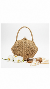 Scallop Shell Woven Purse