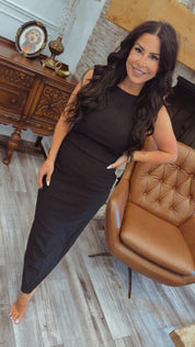 Chic Black Sleeveless Dress
