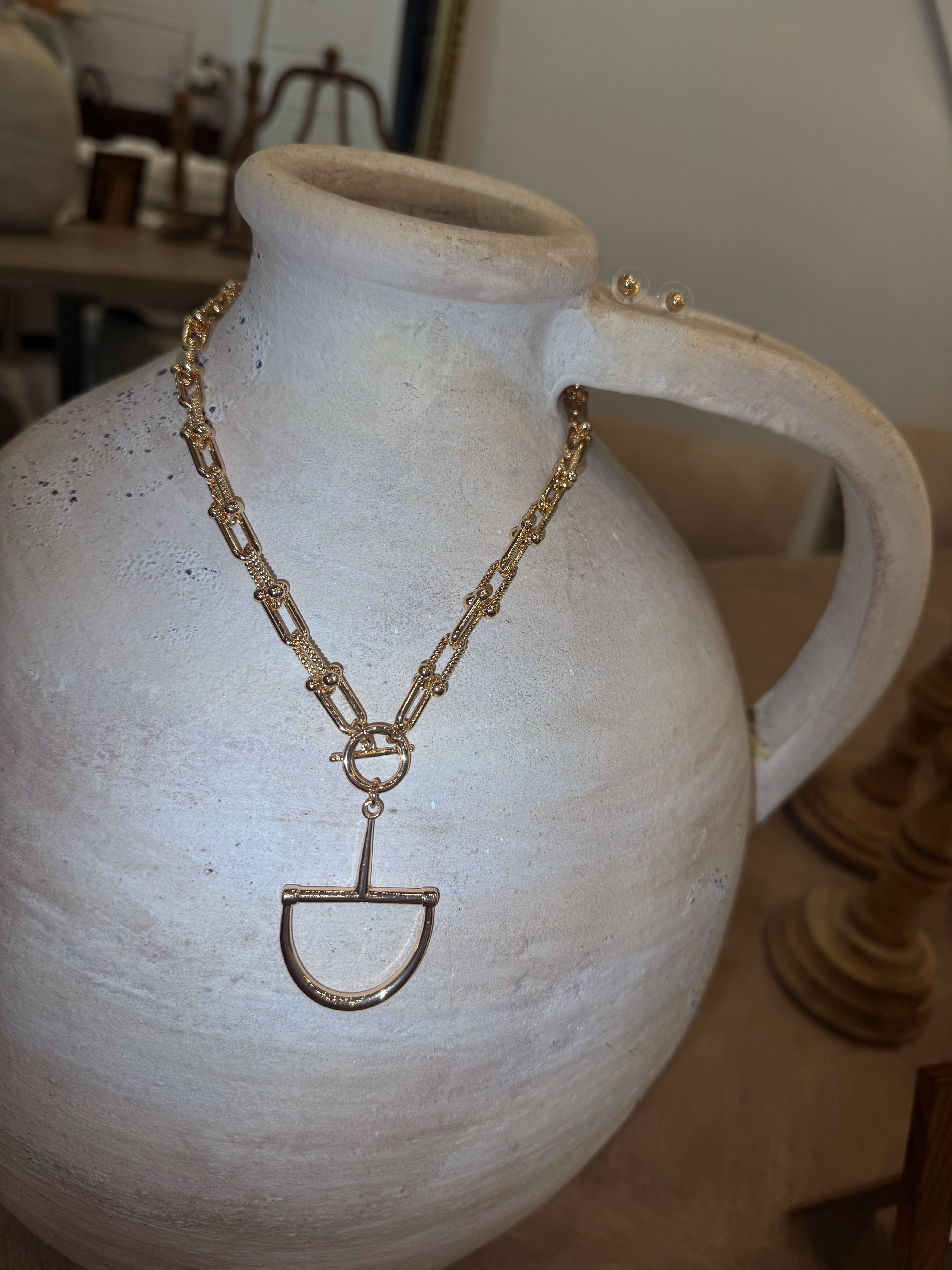 Chic Gold Chain Horsebit Charm  Necklace
