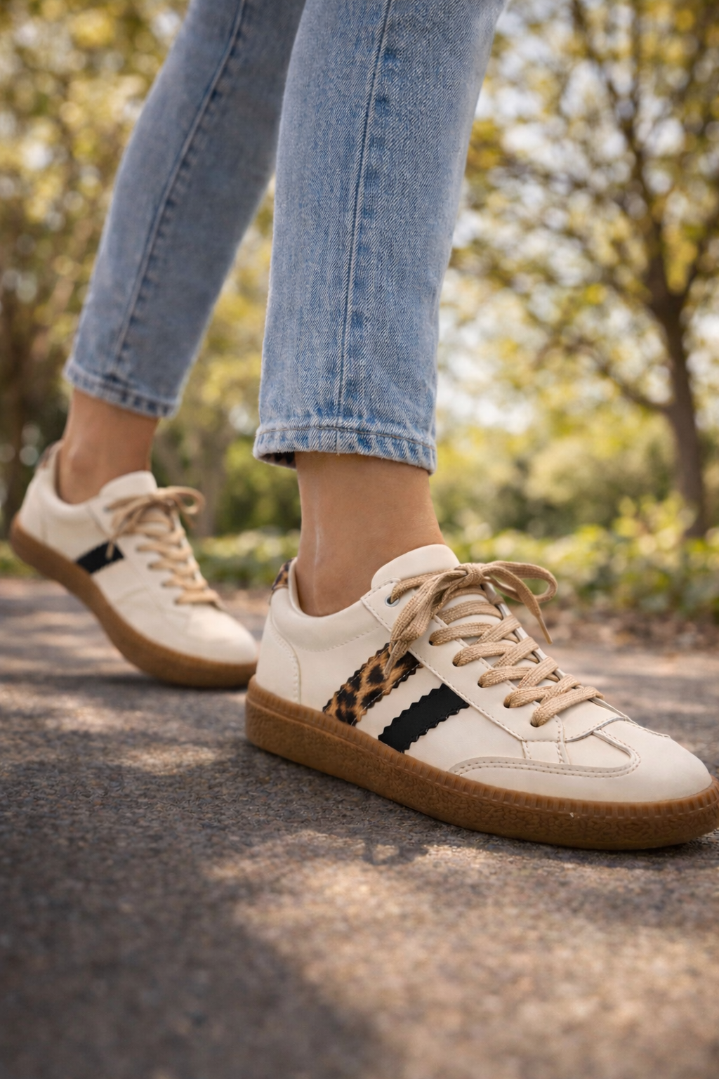 Corky Sneakers White and Leopard Heads UP