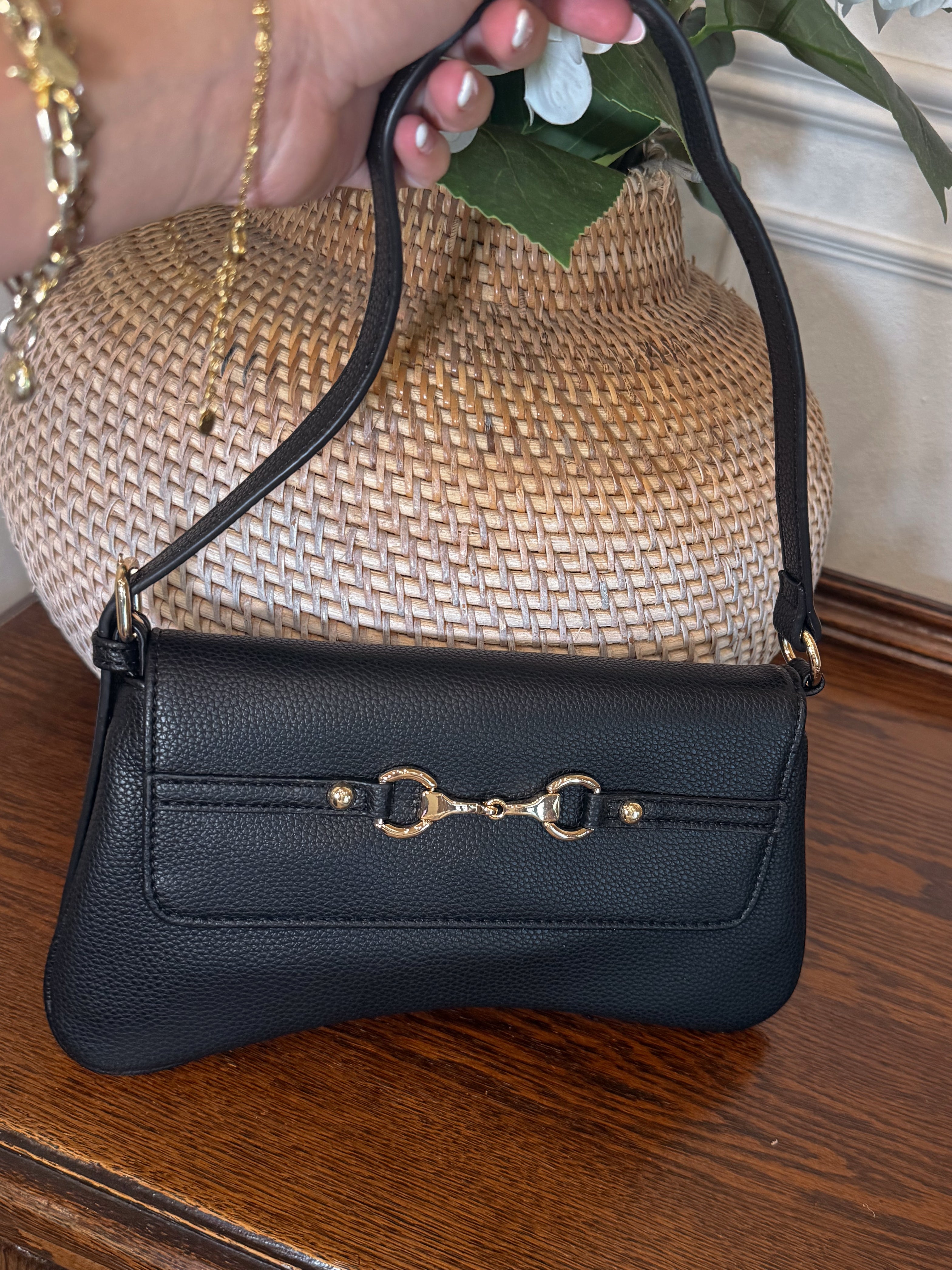 Chic Black and Gold Hand Bag