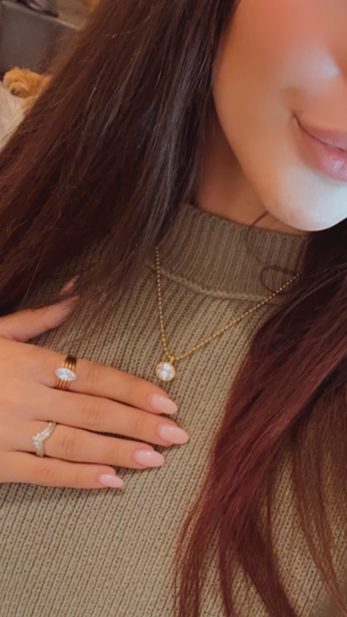 Chan Sutt Gold Necklace with Crystal Pendnat