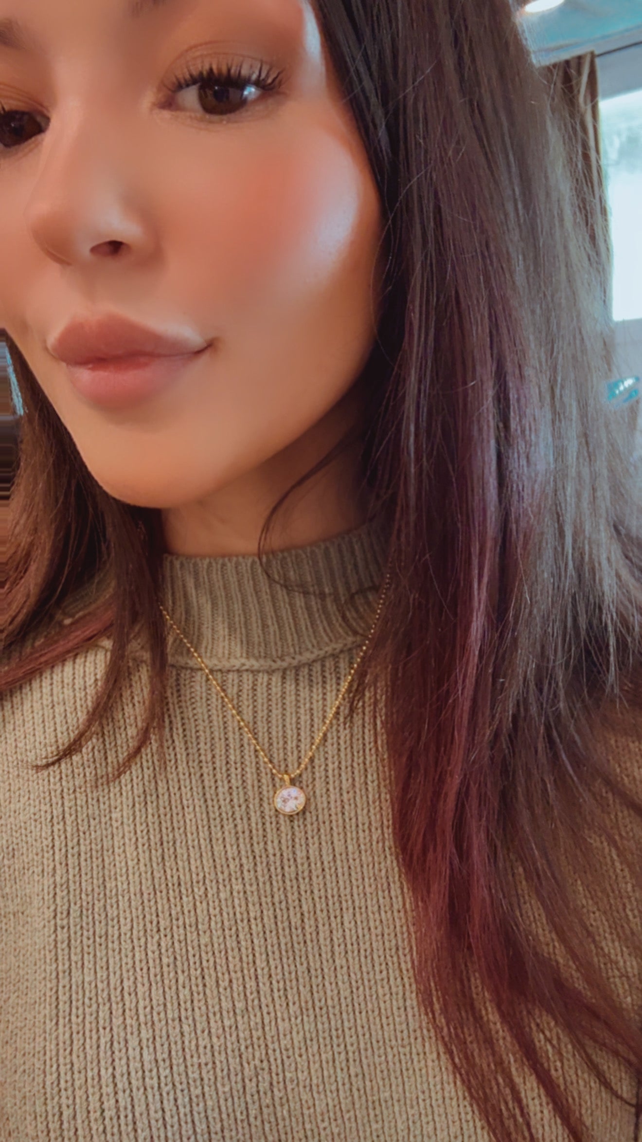 Chan Sutt Gold Necklace with Crystal Pendnat
