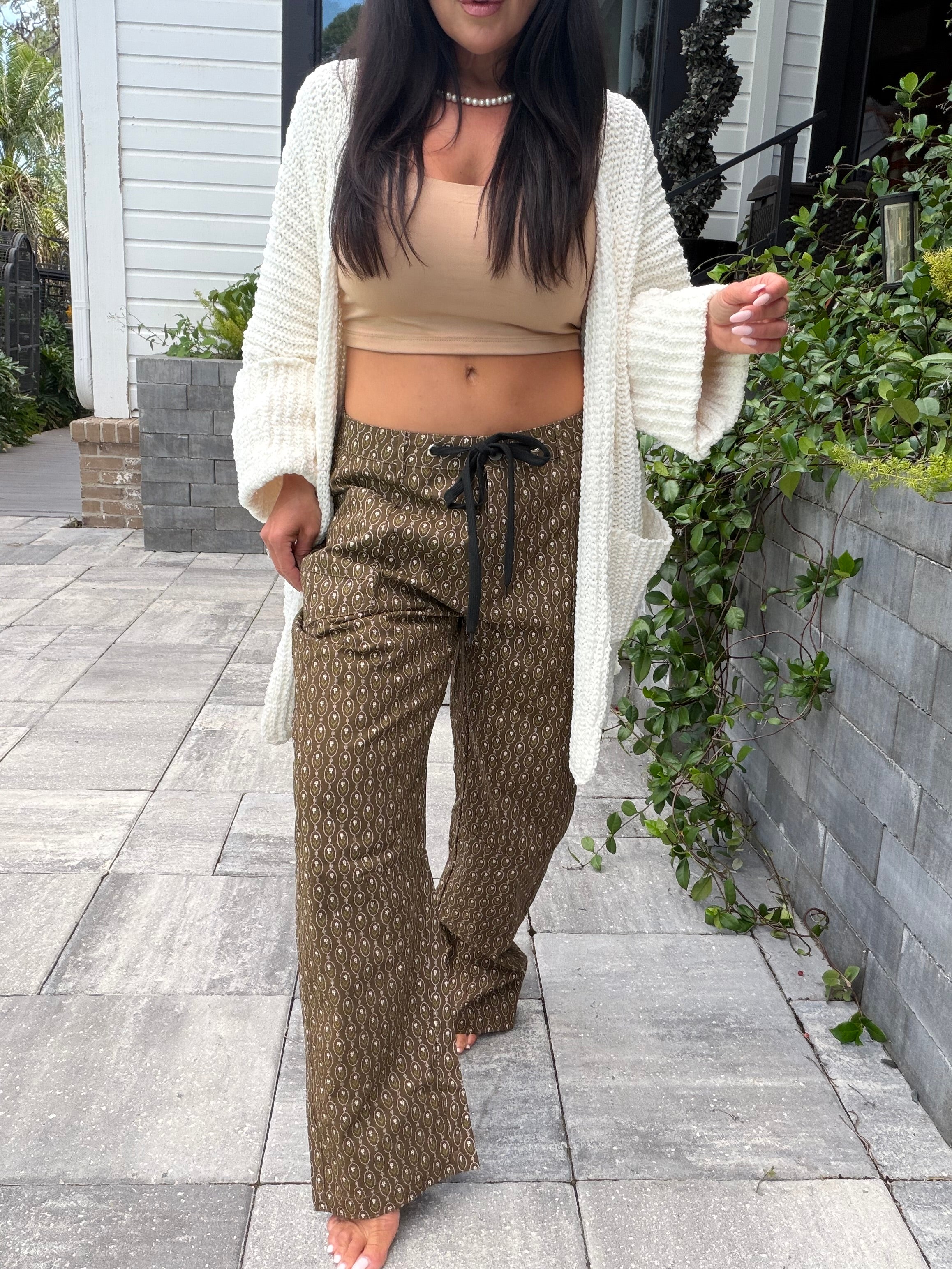 Chic Brown Medallion Print Cropped Barrel Pants
