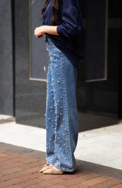 Straight-Leg Jeans with Pearls Studs