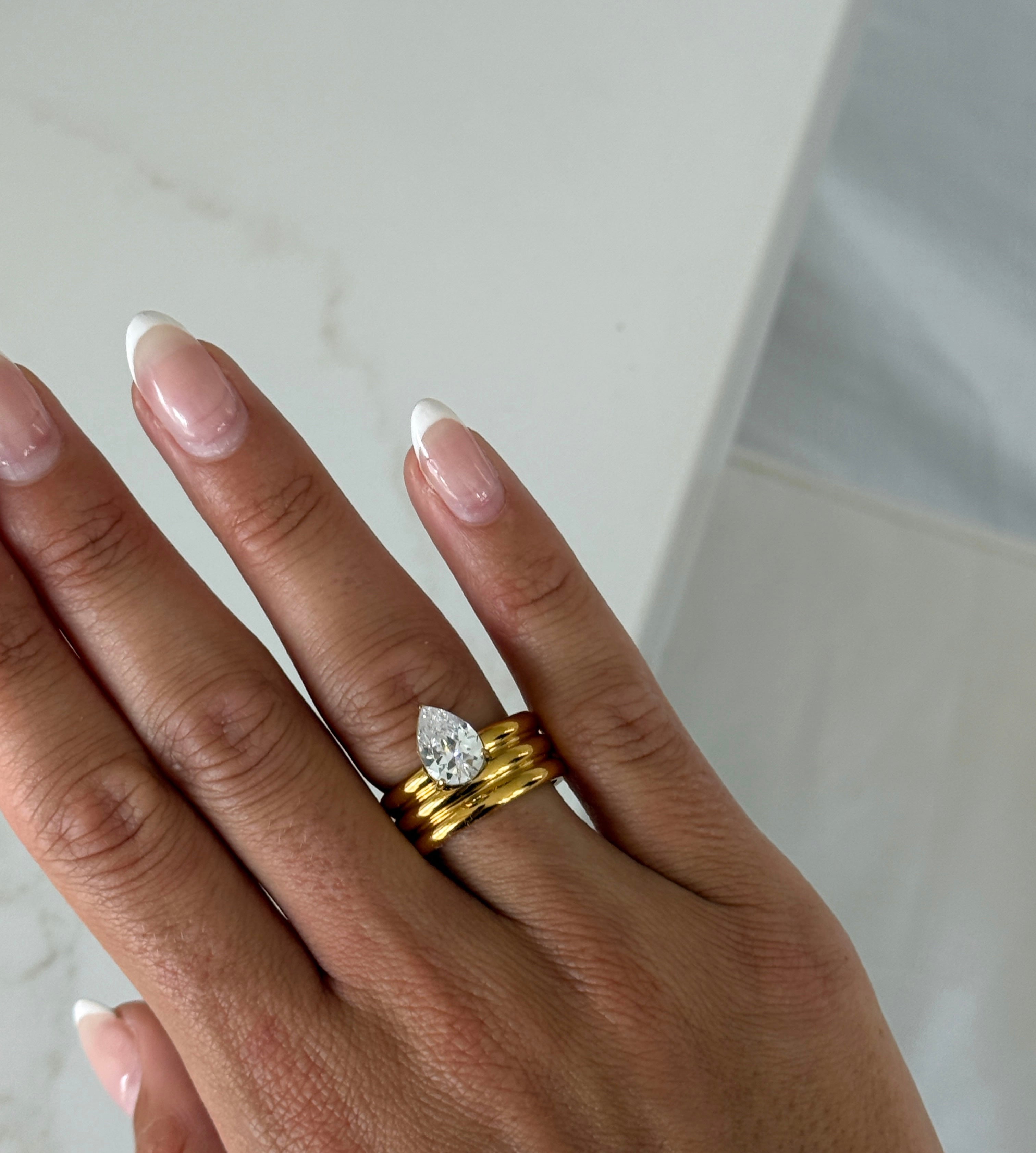 OLIVIA RING