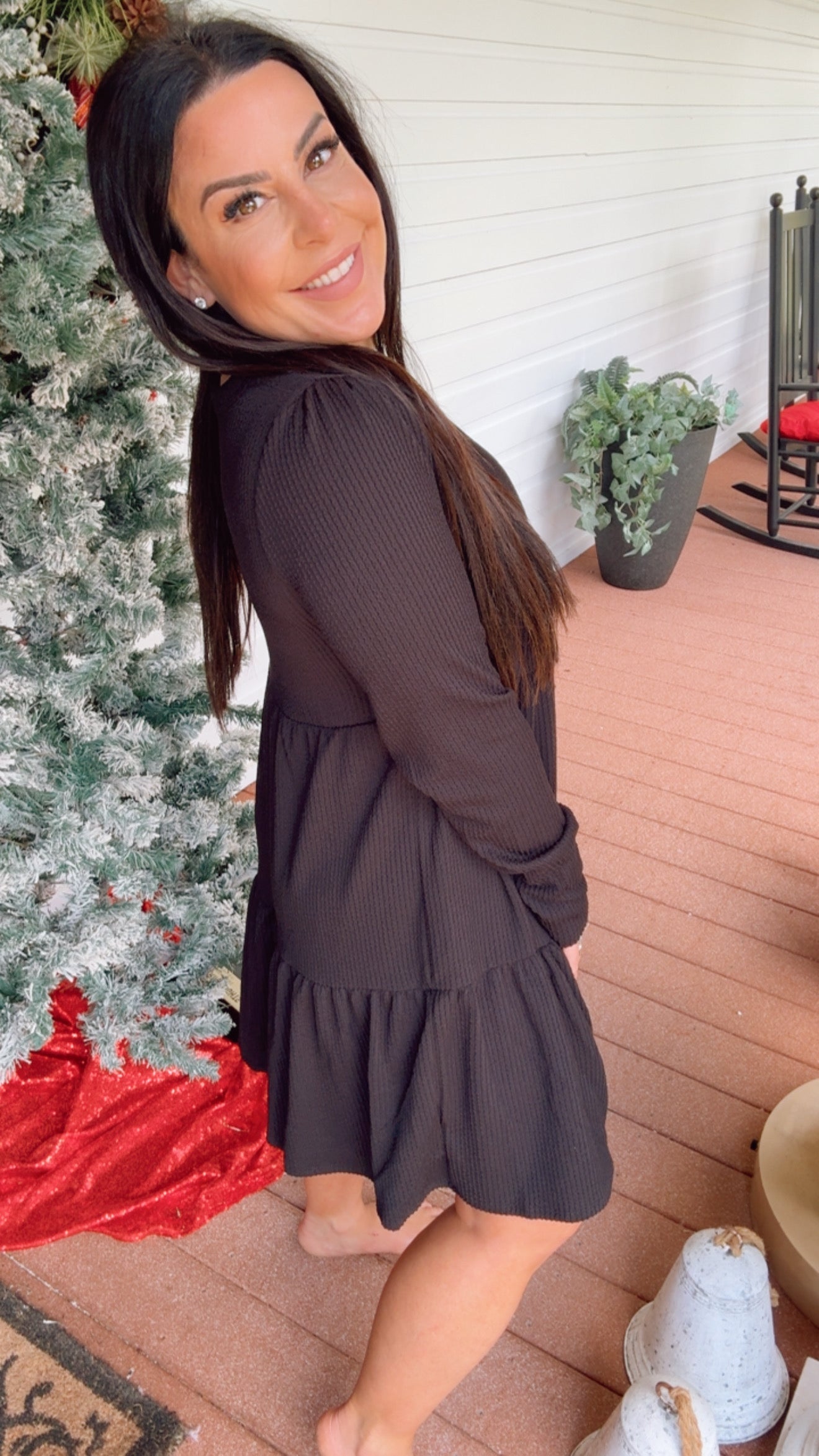 Chic Black Ribbed Long Sleeve Dress