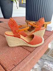Terra Cotta and Seagrass Wedges