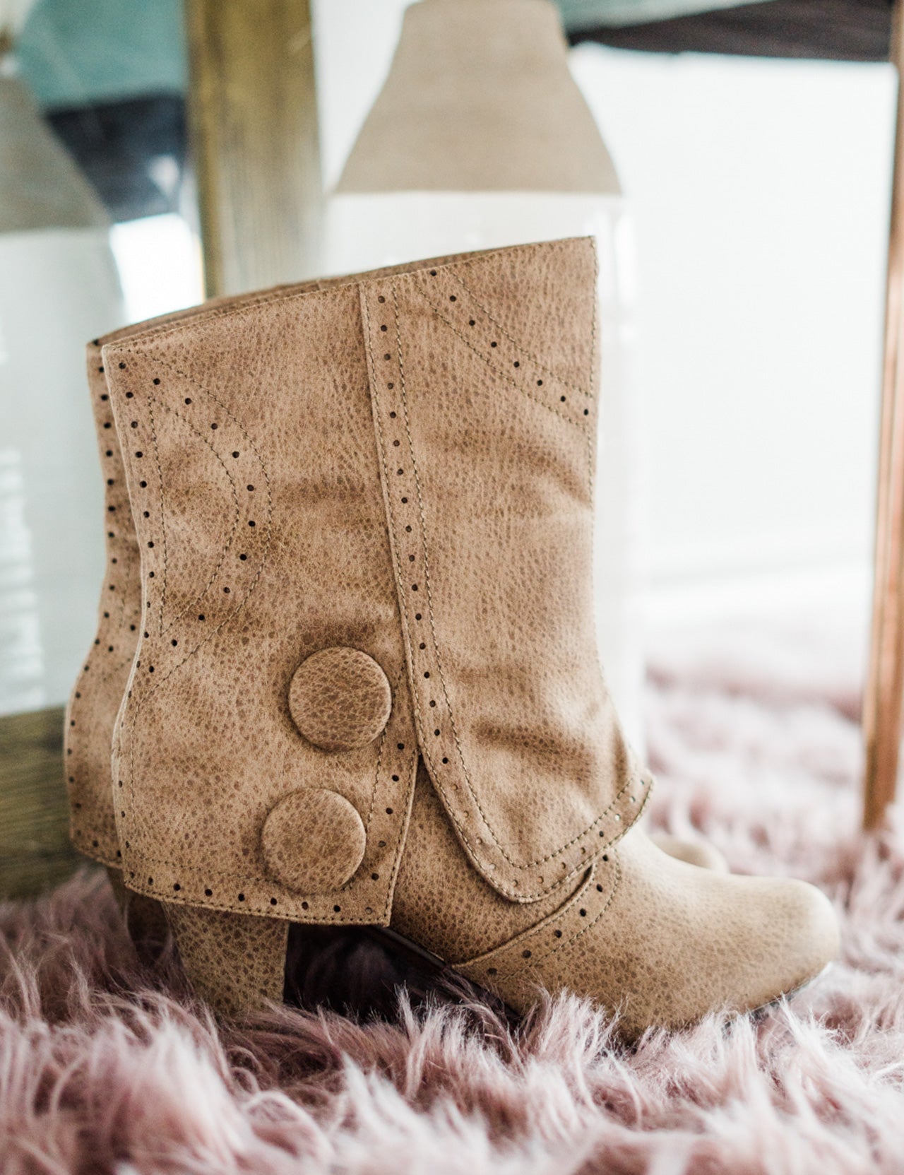 cowgirlstartaupe-1.jpg