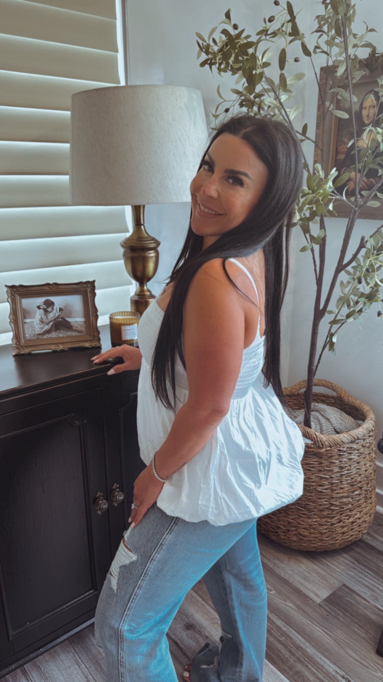 Chic White Bubble Hem Sleeveless Top