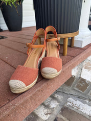 Terra Cotta and Seagrass Wedges