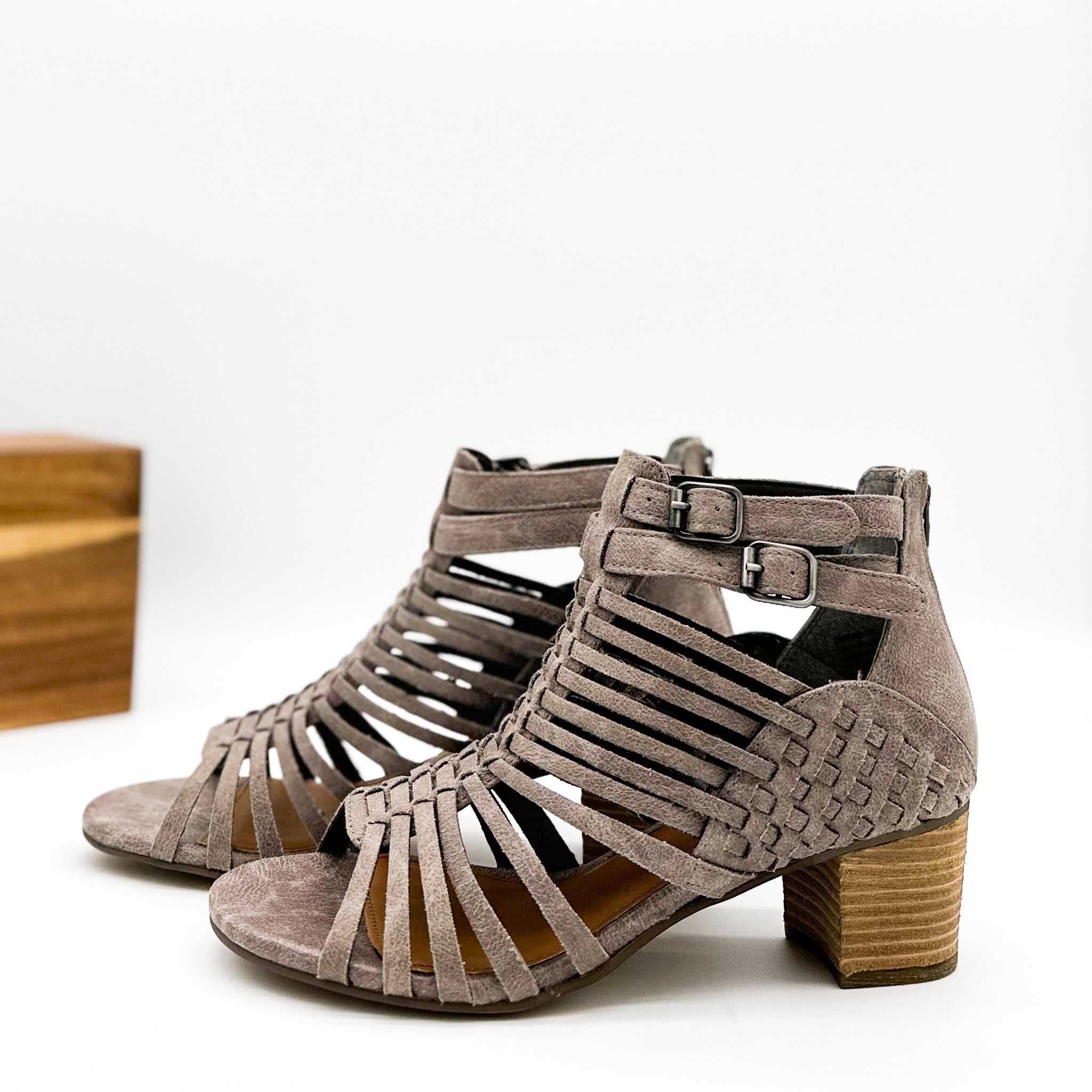 Ofanto Heeled Sandal in Grey