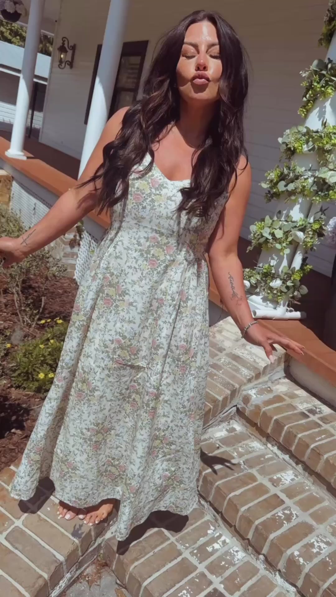 Stich and Co Chic Luxe Floral Maxi Dress