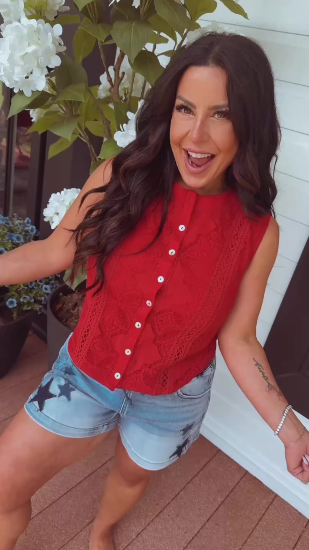 Chic Red Lace Button Up Sleeveless Top