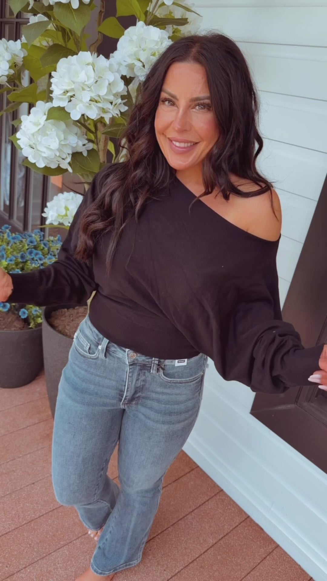 Ultra Soft Lightweight Black Cashmere Cropped Crewneck