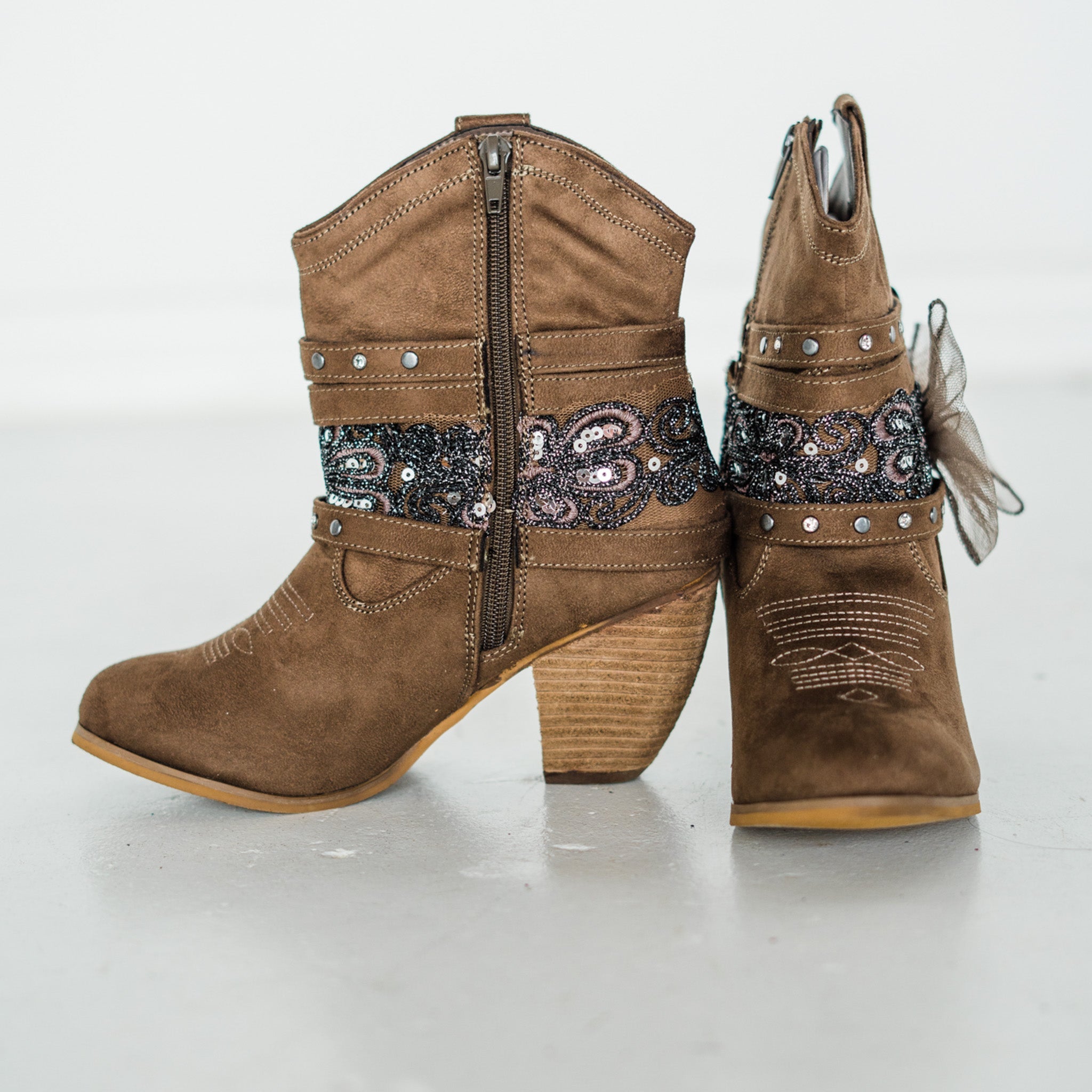 stashtaupe-5_3c468d5c-8856-4f81-8c13-1fe059d46e22.jpg