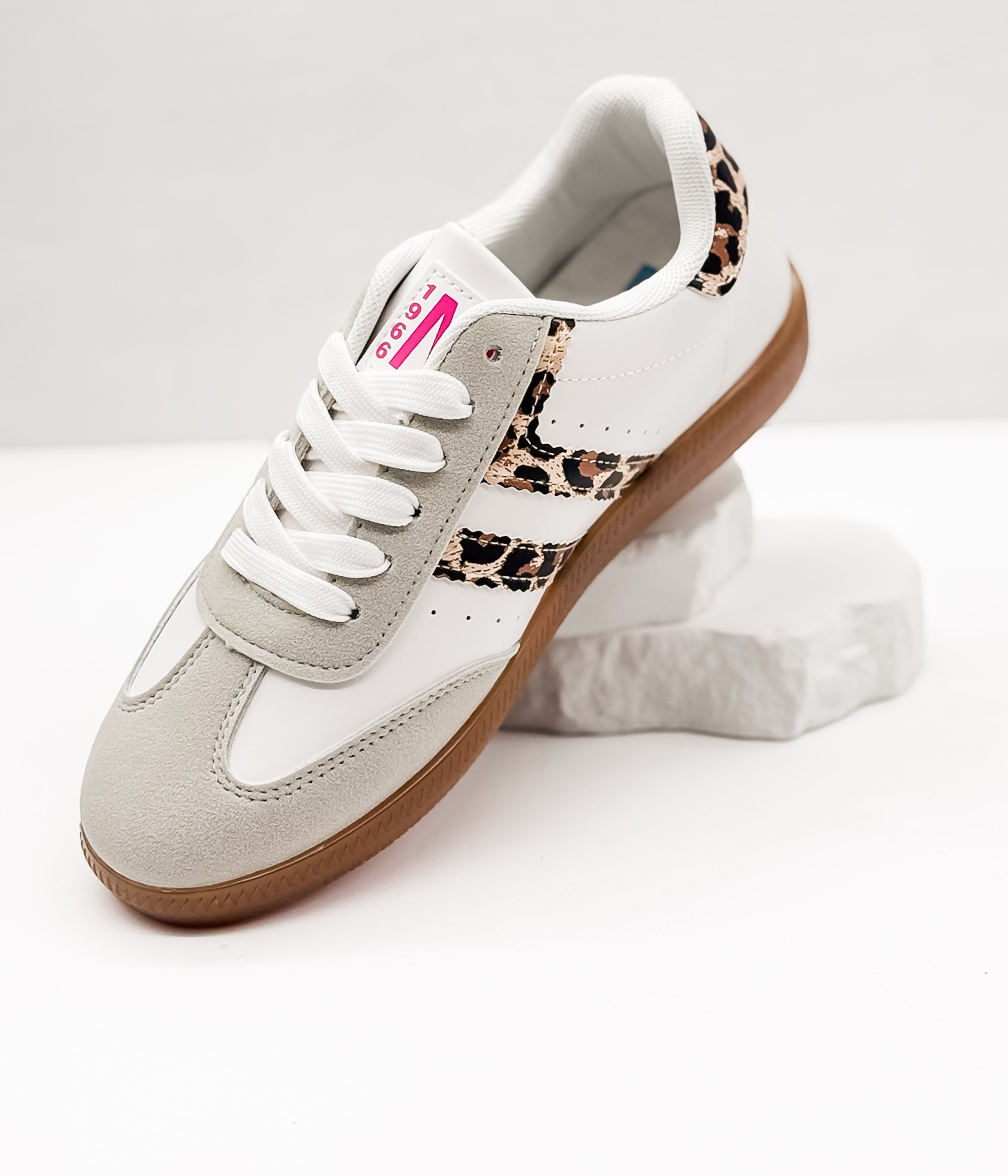 stockholmwhite_2of4.jpg